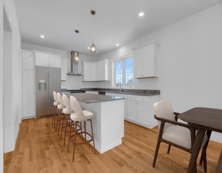 62 High Street, Stoneham, Massachusetts, 4 Bedrooms Bedrooms, 10 Rooms Rooms,2.5 BathroomsBathrooms,Residential,For Sale,High Street,73475741