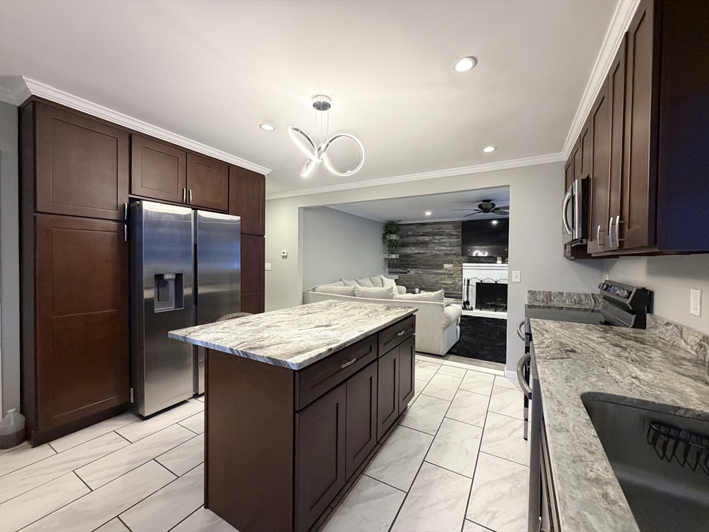 43 Frankton Ave, Brockton, Massachusetts, 3 Bedrooms Bedrooms, 5 Rooms Rooms,1 BathroomBathrooms,Residential Lease,For Rent,Frankton Ave,73475778