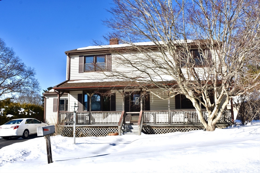 23 Oliveira Ave, Acushnet, Massachusetts, 3 Bedrooms Bedrooms, 9 Rooms Rooms,2 BathroomsBathrooms,Residential,For Sale,Oliveira Ave,73475756