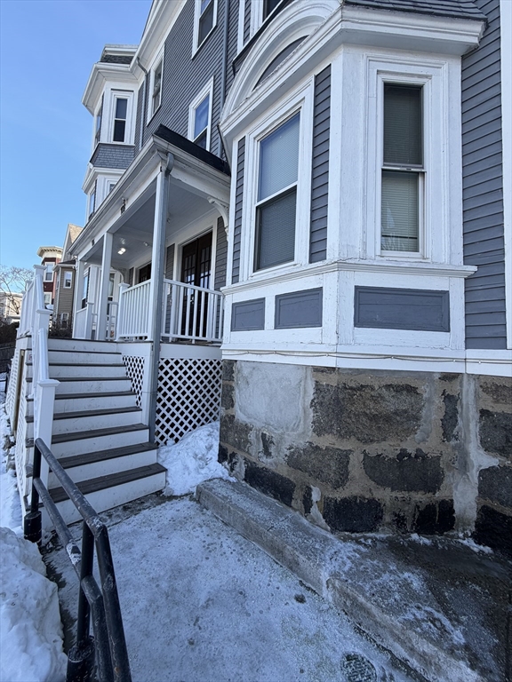 108 Hyde Park Ave, Boston, Massachusetts, 4 Bedrooms Bedrooms, 7 Rooms Rooms,1 BathroomBathrooms,Residential Lease,For Rent,Hyde Park Ave,73475794