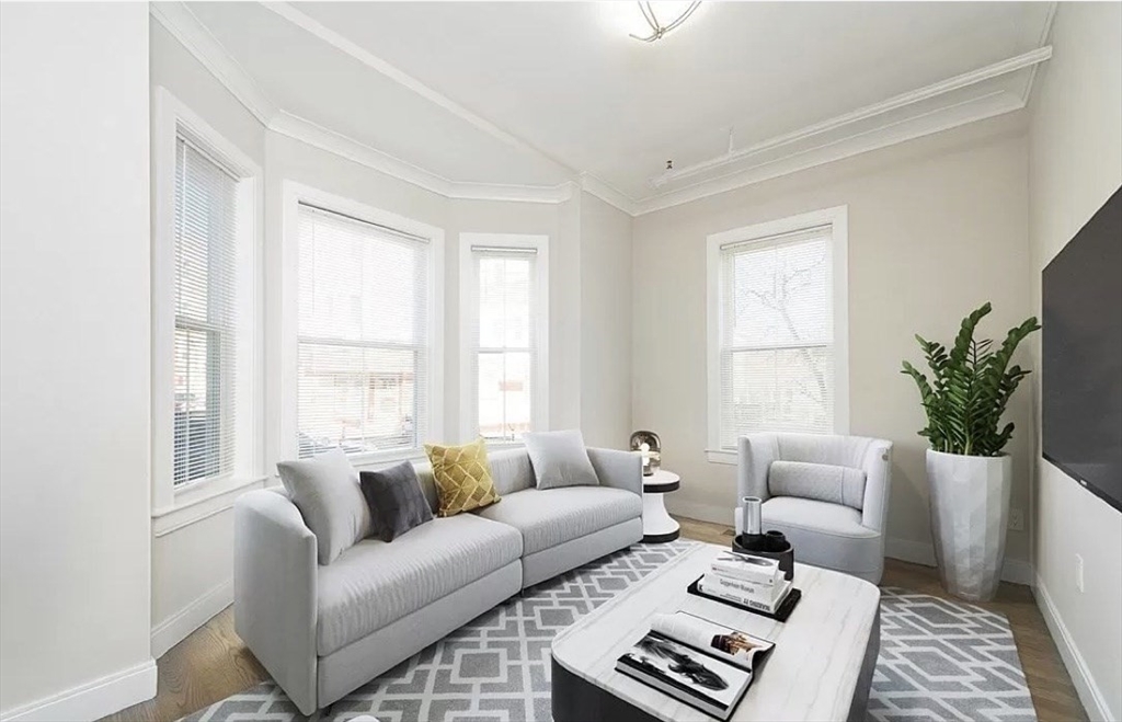 68 Day St, Boston, Massachusetts, 3 Bedrooms Bedrooms, 6 Rooms Rooms,2 BathroomsBathrooms,Residential Lease,For Rent,Day St,73475804