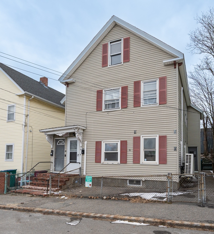 66 Perry St, Lowell, Massachusetts, 4 Bedrooms Bedrooms, 8 Rooms Rooms,2 BathroomsBathrooms,Residential Income,For Sale,Perry St,73463687