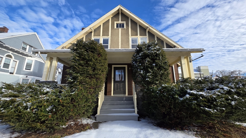 46 Wachusett, Worcester, Massachusetts, 5 Bedrooms Bedrooms, 9 Rooms Rooms,2 BathroomsBathrooms,Residential Lease,For Rent,Wachusett,73459645