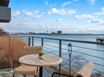300 Pier 4 Blvd, Boston, Massachusetts, 2 Bedrooms Bedrooms, 5 Rooms Rooms,2 BathroomsBathrooms,Residential,For Sale,Pier 4 Blvd,73454586