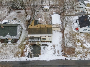 18 Hurley Ave, Dracut, Massachusetts, 3 Bedrooms Bedrooms, 9 Rooms Rooms,2 BathroomsBathrooms,Residential,For Sale,Hurley Ave,73469800