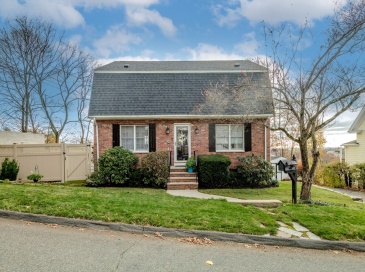 27 Temple St, Melrose, Massachusetts, 3 Bedrooms Bedrooms, 9 Rooms Rooms,3 BathroomsBathrooms,Residential,For Sale,Temple St,73465567