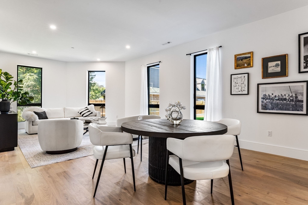 1114 Beacon St., Newton, Massachusetts, 1 Bedroom Bedrooms, 3 Rooms Rooms,1.5 BathroomsBathrooms,Residential,For Sale,Beacon St.,73475904