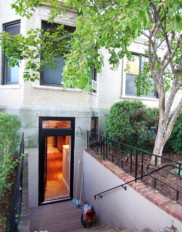 61 Park Drive, Boston, Massachusetts, 2 Bedrooms Bedrooms, 4 Rooms Rooms,1 BathroomBathrooms,Residential Lease,For Rent,Park Drive,73475920