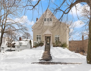 557 Salem, Malden, Massachusetts, 2 Bedrooms Bedrooms, 4 Rooms Rooms,1 BathroomBathrooms,Residential,For Sale,Salem,73475921