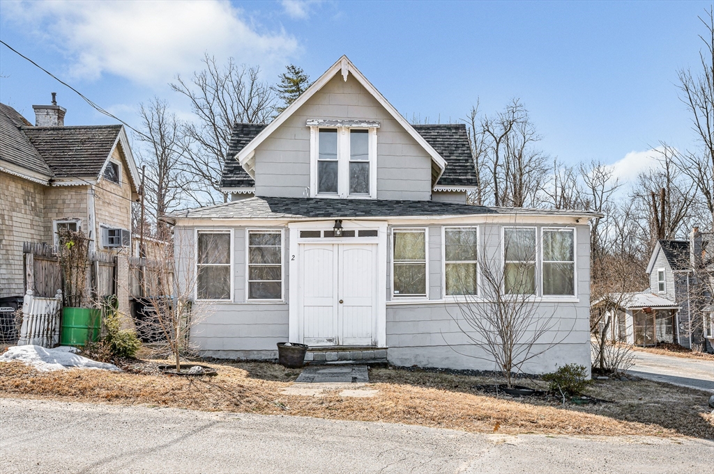 2 Lakeview Ave, Sterling, Massachusetts, 2 Bedrooms Bedrooms, 6 Rooms Rooms,1 BathroomBathrooms,Residential,For Sale,Lakeview Ave,73475941