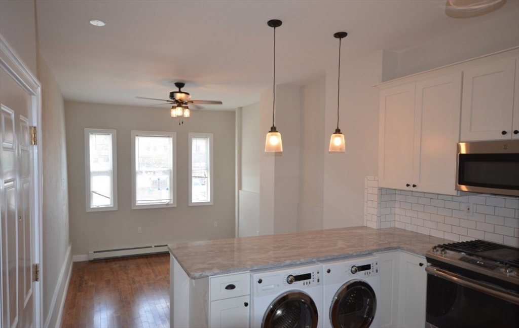 12 Chelsea Street, Boston, Massachusetts, 2 Bedrooms Bedrooms, 3 Rooms Rooms,1 BathroomBathrooms,Residential Lease,For Rent,Chelsea Street,73475951