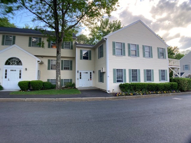 304 Manor Terrace, Lexington, Massachusetts, 3 Bedrooms Bedrooms, 6 Rooms Rooms,2 BathroomsBathrooms,Residential Lease,For Rent,Manor Terrace,73475947