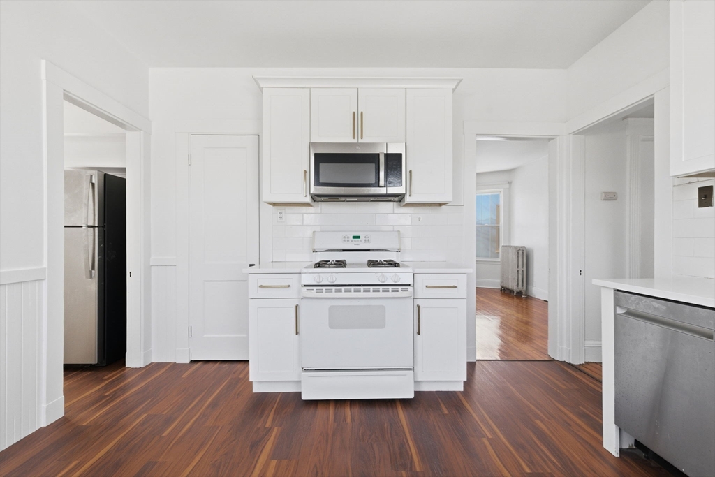 9 Sumner Sq, Boston, Massachusetts, 2 Bedrooms Bedrooms, 5 Rooms Rooms,1 BathroomBathrooms,Residential,For Sale,Sumner Sq,73476033