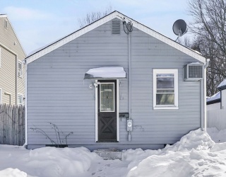 9 Utica St, Springfield, Massachusetts, 2 Bedrooms Bedrooms, 6 Rooms Rooms,2 BathroomsBathrooms,Residential,For Sale,Utica St,73476042