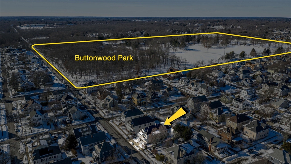 311-313 Hawthorn St, New Bedford, Massachusetts, 6 Bedrooms Bedrooms, 16 Rooms Rooms,2 BathroomsBathrooms,Residential Income,For Sale,Hawthorn St,73476045