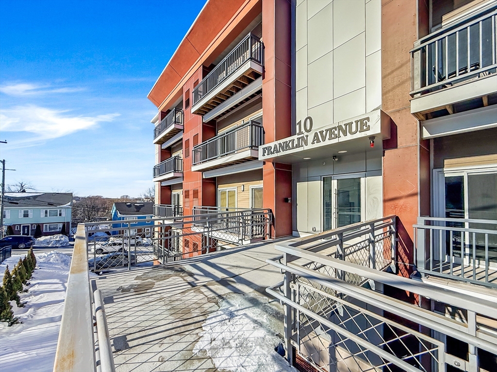 10 Franklin Ave, Revere, Massachusetts, 1 Bedroom Bedrooms, 4 Rooms Rooms,1 BathroomBathrooms,Residential,For Sale,Franklin Ave,73476054