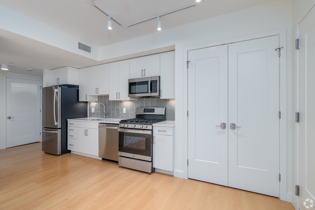 605 Concord, Cambridge, Massachusetts, 1 Bedroom Bedrooms, 2 Rooms Rooms,1 BathroomBathrooms,Residential Lease,For Rent,Concord,73461839