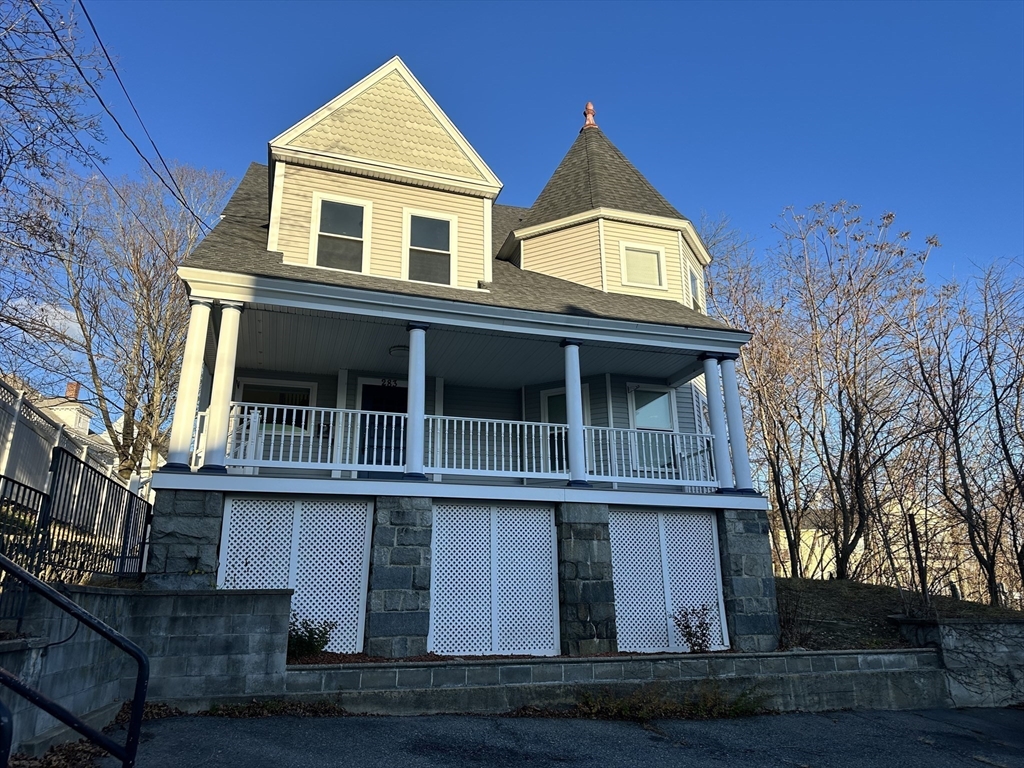 283 Broadway, Methuen, Massachusetts, 2 Bedrooms Bedrooms, 5 Rooms Rooms,1.5 BathroomsBathrooms,Residential Lease,For Rent,Broadway,73458295