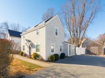 38 Colonial Dr, Dedham, Massachusetts, 2 Bedrooms Bedrooms, 6 Rooms Rooms,1.5 BathroomsBathrooms,Residential,For Sale,Colonial Dr,73464096