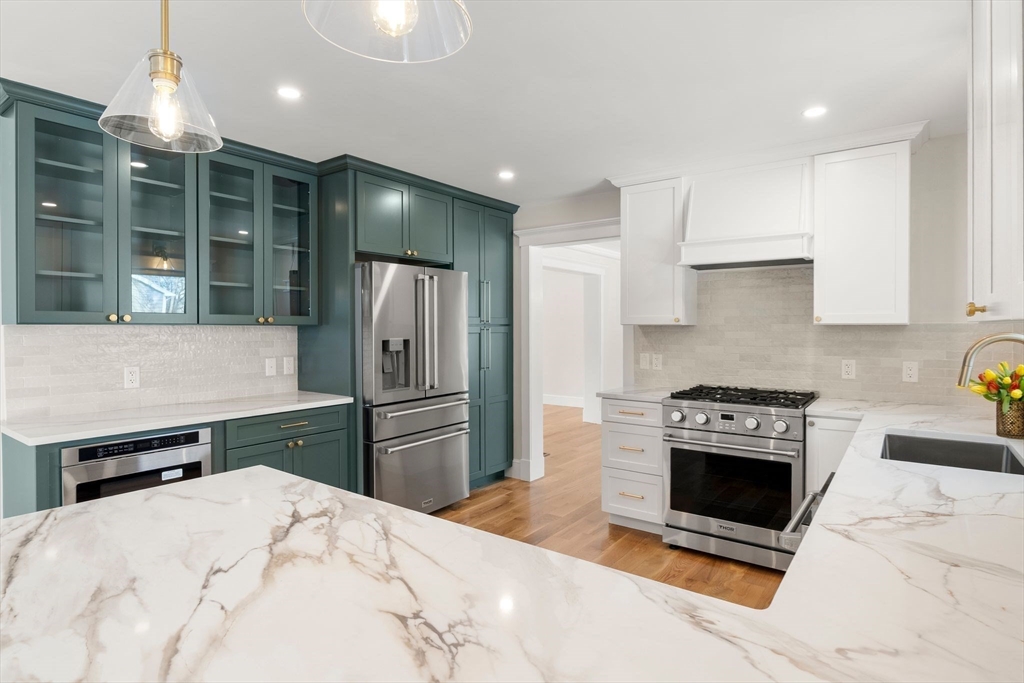 155 Quincy Ave, Marshfield, Massachusetts, 4 Bedrooms Bedrooms, 9 Rooms Rooms,2.5 BathroomsBathrooms,Residential,For Sale,Quincy Ave,73476092