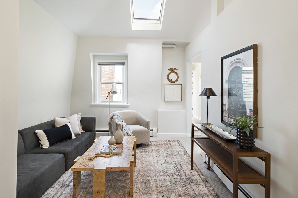 264 Webster, Boston, Massachusetts, 2 Bedrooms Bedrooms, 4 Rooms Rooms,1 BathroomBathrooms,Residential Lease,For Rent,Webster,73476117