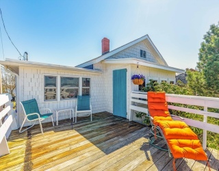 4 Anchor Ave, Newbury, Massachusetts, 4 Bedrooms Bedrooms, 8 Rooms Rooms,1 BathroomBathrooms,Residential,For Sale,Anchor Ave,73476130