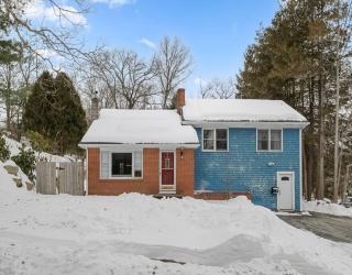 79 High St, Uxbridge, Massachusetts, 4 Bedrooms Bedrooms, 8 Rooms Rooms,1.5 BathroomsBathrooms,Residential,For Sale,High St,73476174