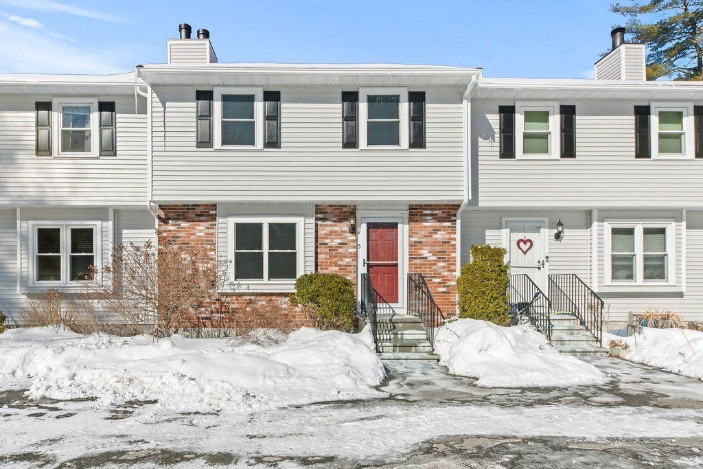 5 Robin Cir, Norton, Massachusetts, 2 Bedrooms Bedrooms, 5 Rooms Rooms,1.5 BathroomsBathrooms,Residential,For Sale,Robin Cir,73476192