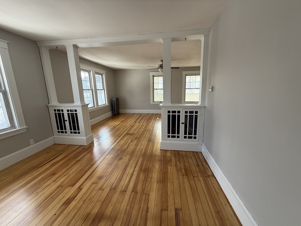 153 Oakland Ave, Methuen, Massachusetts, 2 Bedrooms Bedrooms, 5 Rooms Rooms,1 BathroomBathrooms,Residential Lease,For Rent,Oakland Ave,73476226