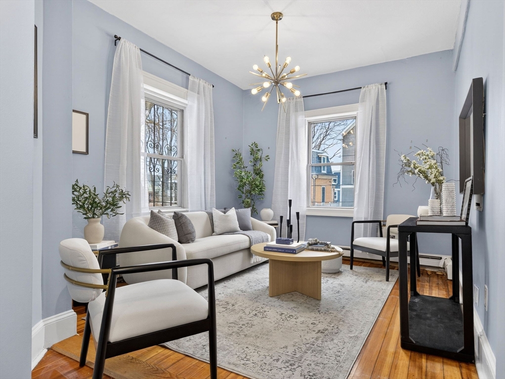 32 Robinwood Ave, Boston, Massachusetts, 1 Bedroom Bedrooms, 3 Rooms Rooms,1 BathroomBathrooms,Residential,For Sale,Robinwood Ave,73476228