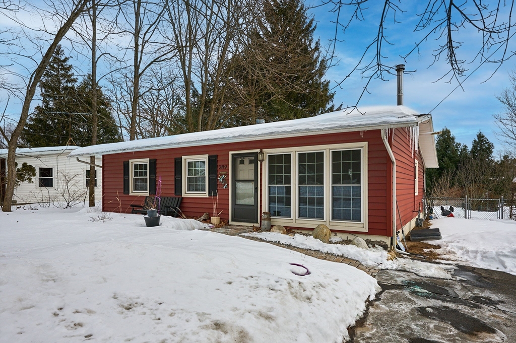 289 Hatfield Street, Northampton, Massachusetts, 3 Bedrooms Bedrooms, 5 Rooms Rooms,1 BathroomBathrooms,Residential,For Sale,Hatfield Street,73476232