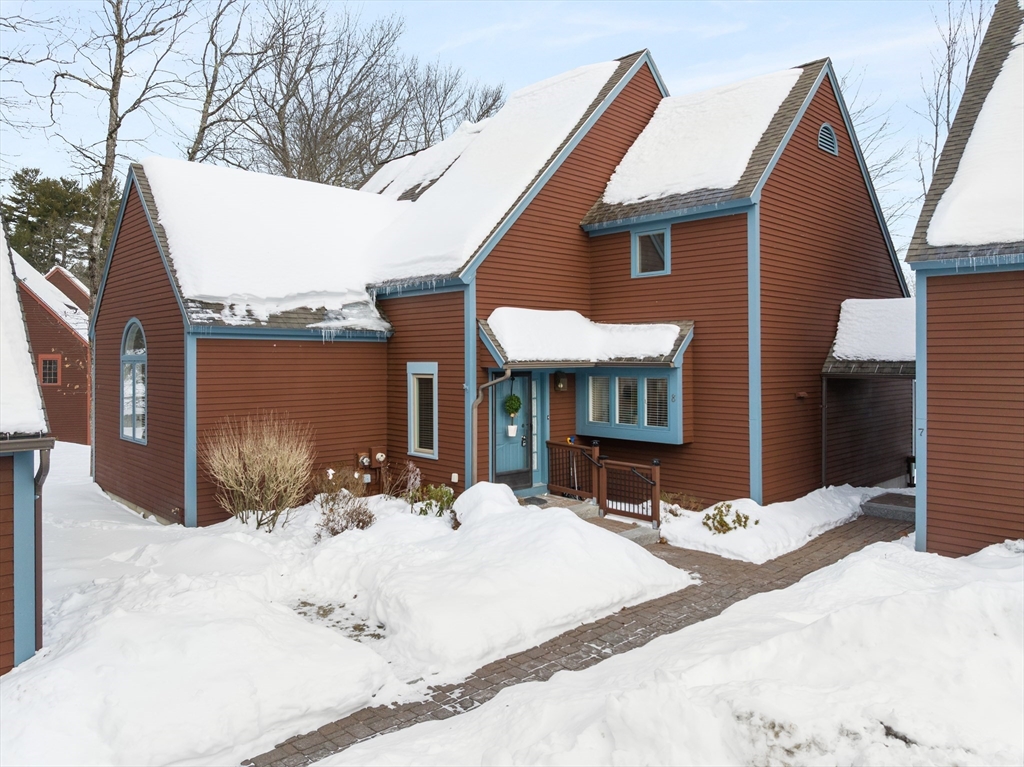 8 Bixby Ln, Westford, Massachusetts, 4 Bedrooms Bedrooms, 13 Rooms Rooms,2.5 BathroomsBathrooms,Residential,For Sale,Bixby Ln,73476233