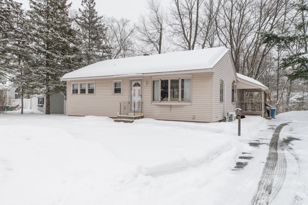 5 Porter Ave, Burlington, Massachusetts, 2 Bedrooms Bedrooms, 7 Rooms Rooms,2 BathroomsBathrooms,Residential,For Sale,Porter Ave,73476137