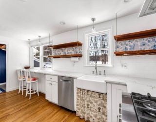 81 Edgewater Drive, Framingham, Massachusetts, 3 Bedrooms Bedrooms, 6 Rooms Rooms,1 BathroomBathrooms,Residential,For Sale,Edgewater Drive,73476245