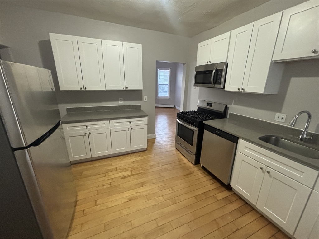 139 Bowdoin St, Boston, Massachusetts, 4 Bedrooms Bedrooms, 7 Rooms Rooms,1 BathroomBathrooms,Residential Lease,For Rent,Bowdoin St,73476255