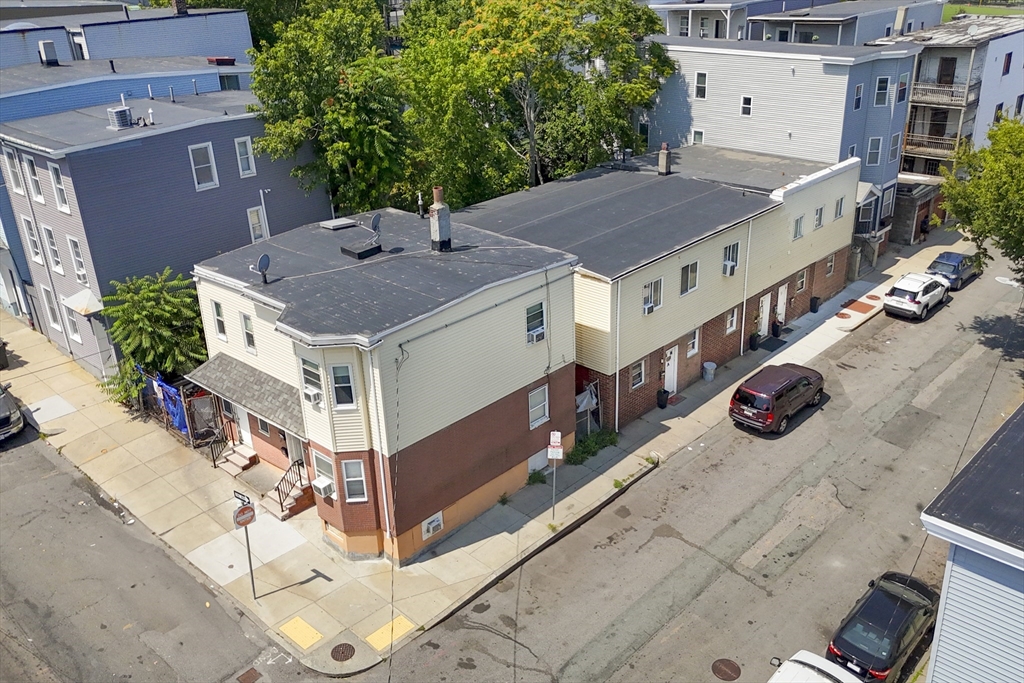 9 Shelby St, Boston, Massachusetts, 13 Bedrooms Bedrooms, 24 Rooms Rooms,6 BathroomsBathrooms,Residential Income,For Sale,Shelby St,73476274