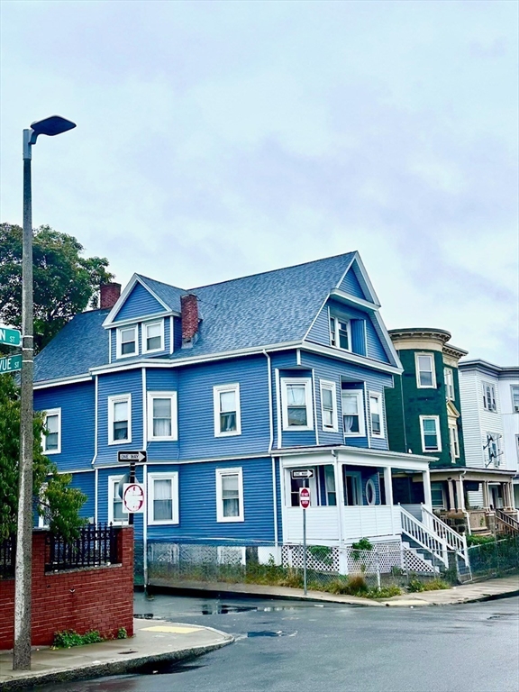 70 Hamilton St, Boston, Massachusetts, 8 Bedrooms Bedrooms, 17 Rooms Rooms,3 BathroomsBathrooms,Residential Income,For Sale,Hamilton St,73441134