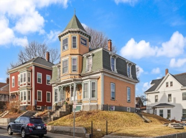 118 Prospect St, Gloucester, Massachusetts, 4 Bedrooms Bedrooms, 8 Rooms Rooms,2 BathroomsBathrooms,Residential Income,For Sale,Prospect St,73468938
