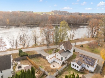 3 Munroe St, Haverhill, Massachusetts, 4 Bedrooms Bedrooms, 10 Rooms Rooms,3 BathroomsBathrooms,Residential Income,For Sale,Munroe St,73454813