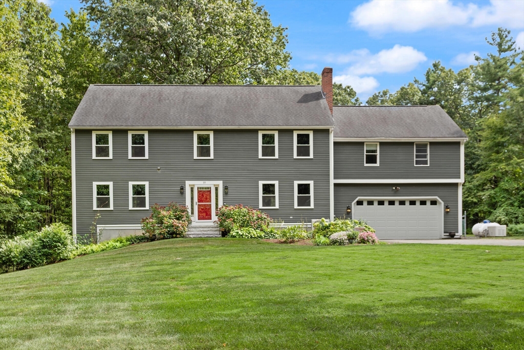 10 Lakin St, Pepperell, Massachusetts, 4 Bedrooms Bedrooms, 10 Rooms Rooms,3.5 BathroomsBathrooms,Residential,For Sale,Lakin St,73420275