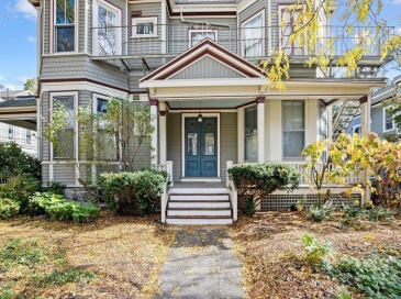 72 Cypress St, Brookline, Massachusetts, 2 Bedrooms Bedrooms, 4 Rooms Rooms,1 BathroomBathrooms,Residential,For Sale,Cypress St,73448682