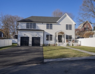 24 Palmetto St, Saugus, Massachusetts, 4 Bedrooms Bedrooms, 7 Rooms Rooms,3 BathroomsBathrooms,Residential,For Sale,Palmetto St,73476299