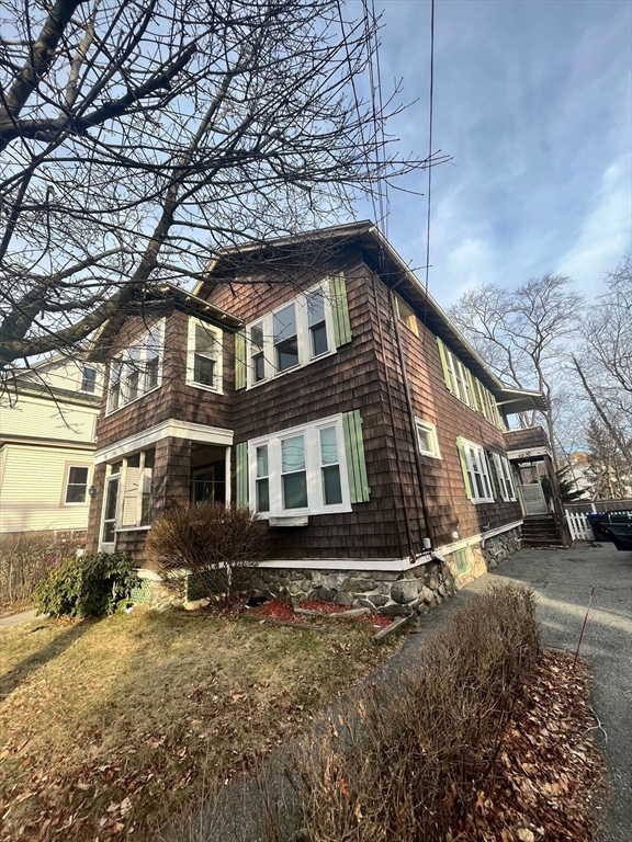 147 Oakland Ave, Methuen, Massachusetts, 2 Bedrooms Bedrooms, 3 Rooms Rooms,1 BathroomBathrooms,Residential Lease,For Rent,Oakland Ave,73476514