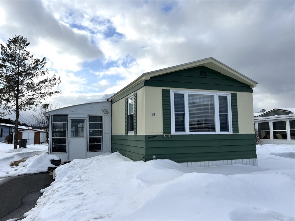 16 First Avenue, Westfield, Massachusetts, 2 Bedrooms Bedrooms, 4 Rooms Rooms,1 BathroomBathrooms,Residential,For Sale,First Avenue,73476515