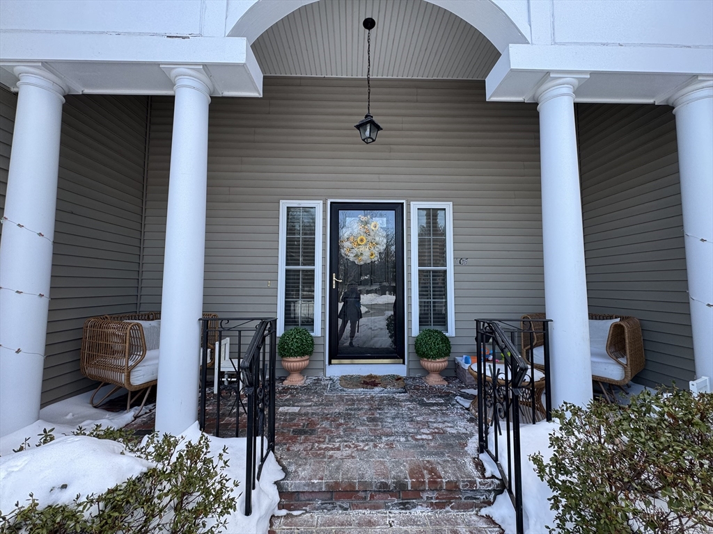 107 Meadow Rd, Randolph, Massachusetts, 3 Bedrooms Bedrooms, 8 Rooms Rooms,2.5 BathroomsBathrooms,Residential,For Sale,Meadow Rd,73476559