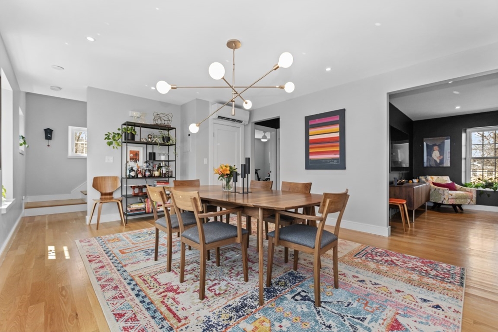 156-160 Highland St, Boston, Massachusetts, 2 Bedrooms Bedrooms, 5 Rooms Rooms,2 BathroomsBathrooms,Residential,For Sale,Highland St,73476293