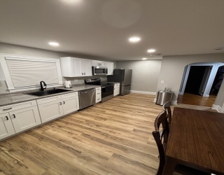 142 Thelma Ave, Somerset, Massachusetts, 3 Bedrooms Bedrooms, 5 Rooms Rooms,1 BathroomBathrooms,Residential Lease,For Rent,Thelma Ave,73476353