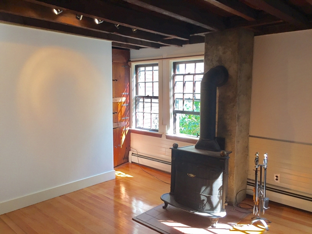 20 Putnam Street, Boston, Massachusetts, 1 Bedroom Bedrooms, 4 Rooms Rooms,1 BathroomBathrooms,Residential Lease,For Rent,Putnam Street,73476354