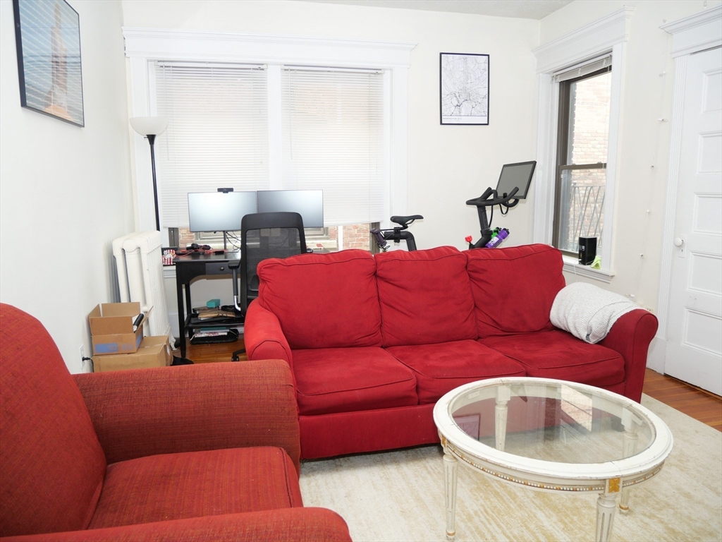 1378 Beacon, Brookline, Massachusetts, 1 Bedroom Bedrooms, 2 Rooms Rooms,1 BathroomBathrooms,Residential Lease,For Rent,Beacon,73476363