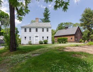 21 Gardner Street, Hamilton, Massachusetts, 1 Bedroom Bedrooms, 4 Rooms Rooms,1 BathroomBathrooms,Residential Lease,For Rent,Gardner Street,73476329